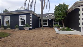 Executive 3-Bed House + Studio Suite – Blouberg Sands – Pool & Borehole