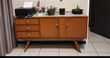 Side board