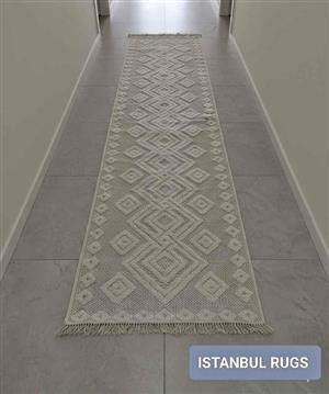 Hand-Woven Geometric Jute Runner