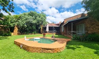 Cashan!! Rustenburg - Exceptional 4-Bedroom Home