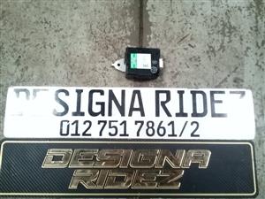 LEXUS RX400H DOOR CONTROLE RECIVER 