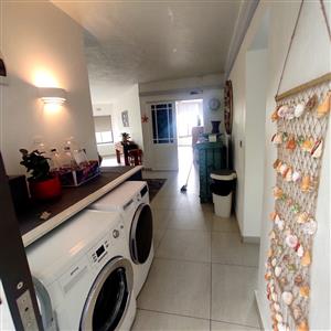 MODERN COASTAL LIVEING IN SHEFFIELD BEACH