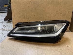 Audi TT TTS 8S Front Headlight Bi-Xenon 8S0
