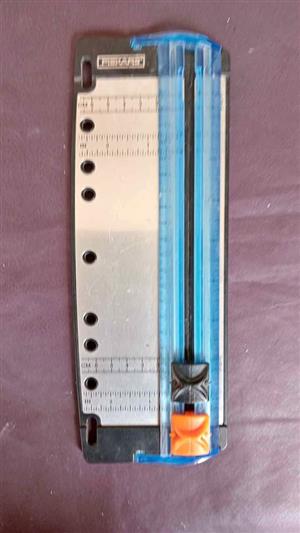 Fiskars Scrap Portable Paper Trimmer (30cm/12")