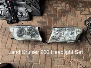 Toyota Land Cruiser 200 Headlight Set