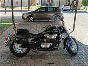 Suzuki intruder 