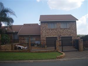 4 bedroom house for sale in Suideroord, Johannesburg – perfect for families or investors!