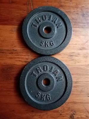2x5kg weight plates(old and not used but still in good condition) 