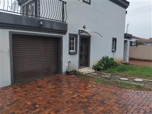 Charming 3-Bedroom Townhouse in Bergsig - A Perfect Blend of Comfort and Convenience