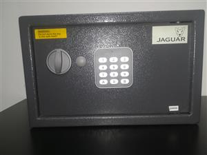 Jaguar small safe