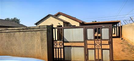 Stunning 3 Bedrooms House To Rent in Soshanguve VV