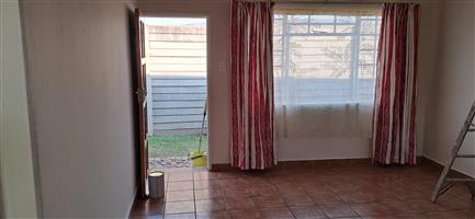 1 bedroom flatsolar geyser no children no pets prepaid powr
