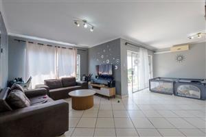 Apartment For Sale in Athlone Park