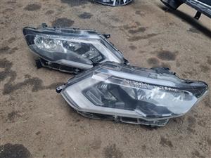 NISSAN X TRAIL HEADLIGHTS