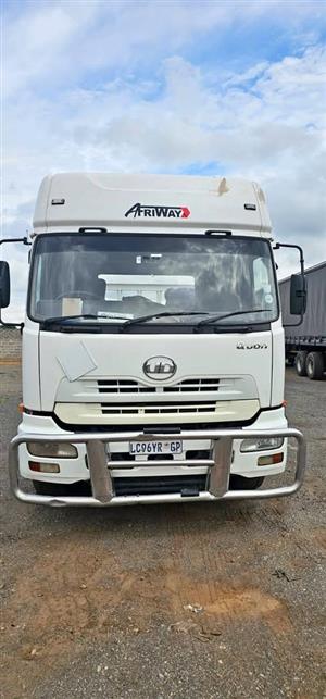 2016 - Nissan UD QUON GW 26 450 Double Axle Truck now on sale  - Excellent condition
