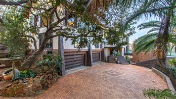 10 Bedroom house for sale in Glenvista