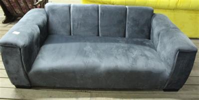 GRAY 2 SEATER COUCH (S067640B) 