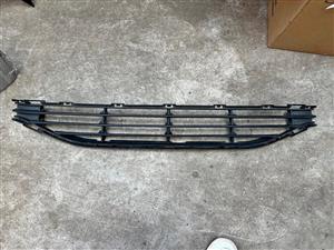 Volvo v40 lower bumper grille