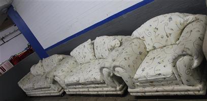 3 PIECE LOUNGE SUITE WHITE S065299A