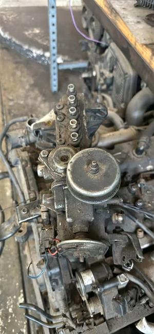 Mercedes 662 5 cylinder diesel pump.