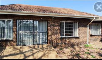 House For Sale in Birchleigh North