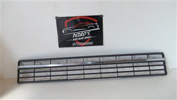 VW Passat (B7) '10-'14 front bumper center grille