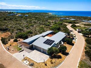 House For Sale in Still Bay West