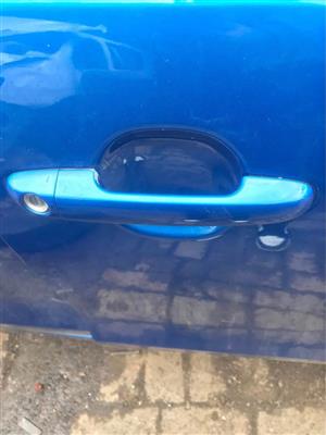 HYUNDAI i30 DOOR HANDLES FOR SALE CALL: or WHATSAPP: