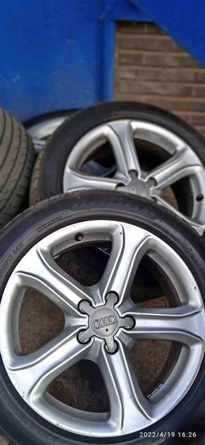 Original set of Audi A3 & A4 mags with tyres for sell