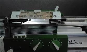 PASSAP DUOMATIC 80 KNITTING machine with 4 colour changer and Deco