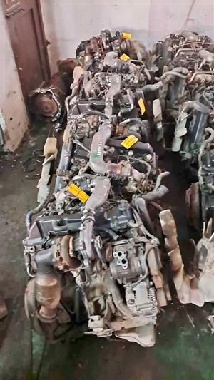 Complete imported Toyota hilux 2.5L D4D 2kd engines for sale