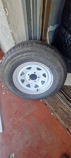 1xTrailer rim+tyre size 14