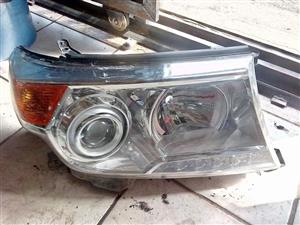 TOYOTA LAND CRUISER HEADLIGHT