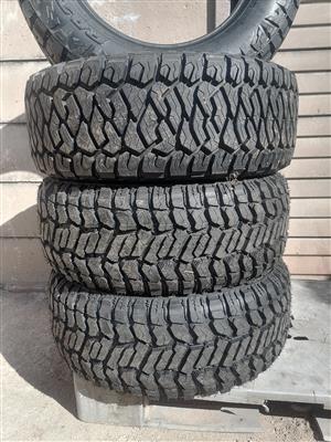 265 60 18 MAXXIS Razor AT (NEW TYRES) 