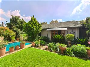 Beautiful all-in-one family house for sale in a prime area in Vaalpark