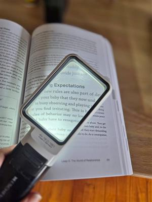 Eschenbach Mobilux LED magnifier 4x 16D – Made in Germany, used good