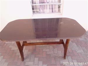6seater dining room table 7years old