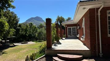 4 Bedroom Family Home to Rent in Somerset West