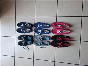 Genuine Tomy Takkies 