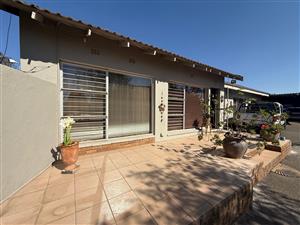 SPACIOUS FAMILY HOME WITH MODERN COMFORTS & EXCELLENT SECURITY