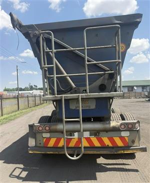 2014 AFRIT 45 CUBE SIDE TIPPER - GOOD VALUE!