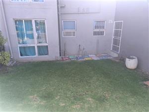 Townhouse For Sale in South Crest