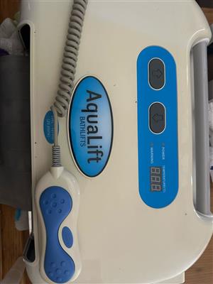 Aqualift bath lift