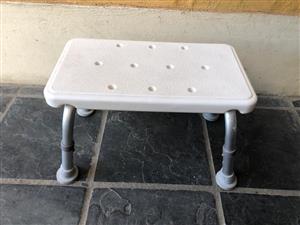 Bathroom step up stool - height adjustable