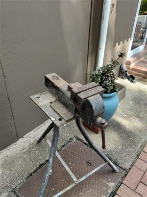 Vice on steel tripod