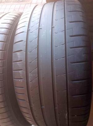 2 X 305/40/20  Pirelli Runflat tyres for BMW , Mercedes & Jeep 