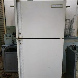 280 kelvinator fridge 