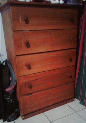 5 Drawer chest of drawers for sale
