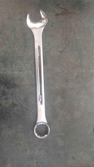 BRAND NEW 42 MM COMBINATION SPANNER
