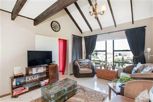 Townhouse For Sale in Silverfields Ext 1